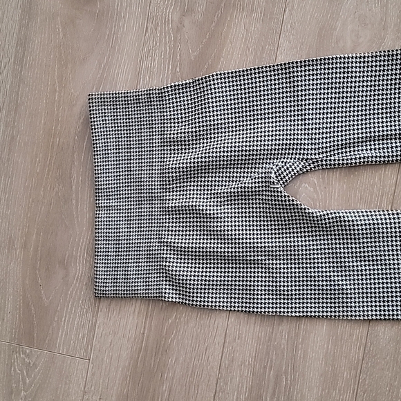 Zac & Rachel Missy Houndstooth Fleece Leggings - Picture 3 of 6